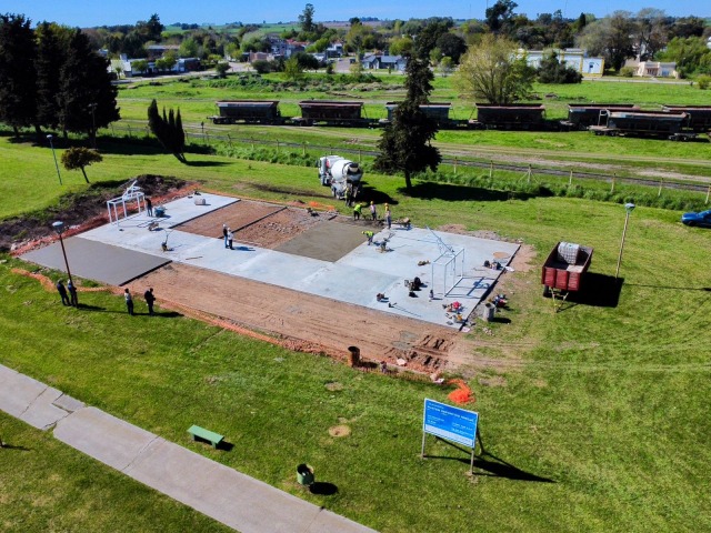 Avanza la construccin del playn deportivo en Hinojo